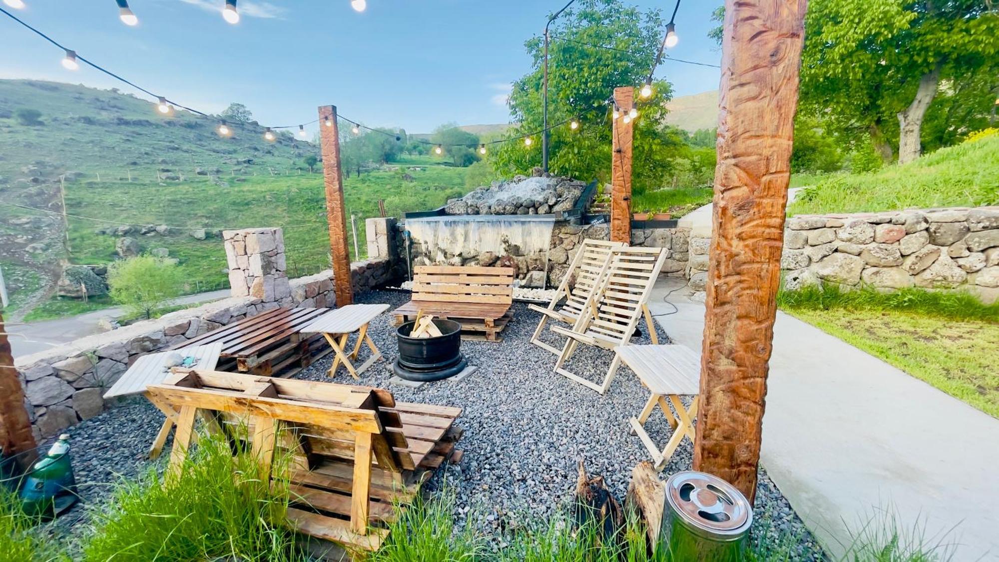 Hotel Hobbiton Near Vardzia Caves T'mogvi Exterior photo