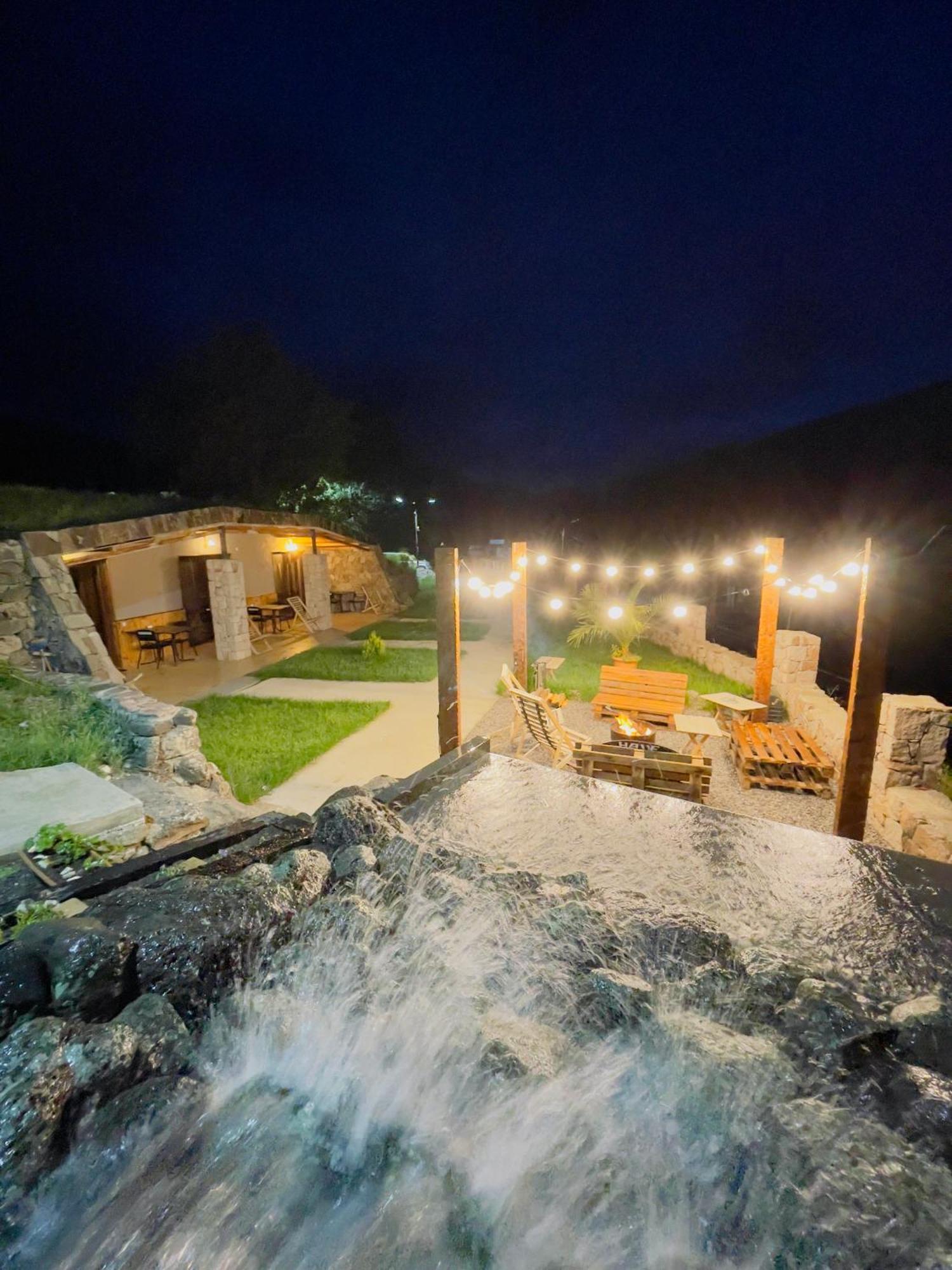 Hotel Hobbiton Near Vardzia Caves T'mogvi Exterior photo